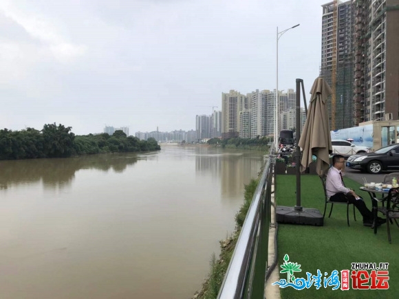 捷报 粤港澳年夜湾区-教府旁一线江景豪宅-中毁30万