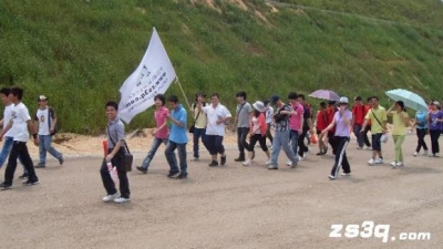 昨天爬珠海凤凰山回来了,玩的相当HI,相当的刺激-1.jpg