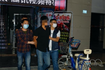 深圳一小区3车失贼，警圆抓获3名00后惯偷，此中2人狱中结识-5.jpg