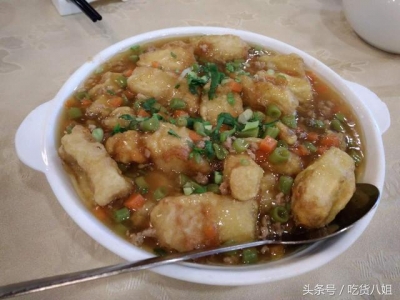 珠海过年好食篇：前山老字号的沙姜鸡坚皮烧肉，您吃过吗？-7.jpg