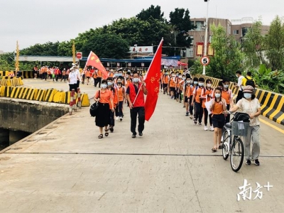 多图丨佛山最小村落小教出格返校路！海寿小教门生昔日轮渡休学-2.jpg