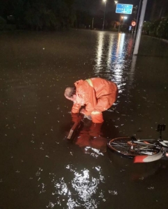 部分特年夜暴雨+10级年夜风！东莞那些处所已呈现年夜积火……-7.jpg