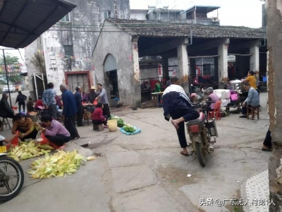 惠州惠东县多祝镇紧坑圩，出有了人气鼓鼓，昔时赶圩的衰况已易再现-5.jpg