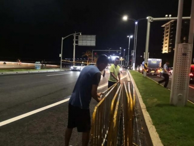 台风“鹦鹉登岸的前夕，珠海陌头发作那么多事！明早暴雨各要讲估计年夜堵车！-11.jpg