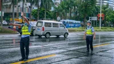 台风“鹦鹉登岸的前夕，珠海陌头发作那么多事！明早暴雨各要讲估计年夜堵车！-15.jpg