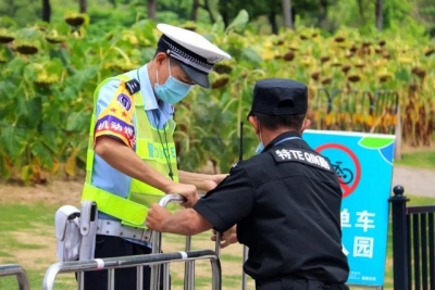 山东里包车珠海年夜讲逼停奥迪，下车后猛拍车窗搬弄！交警查询拜访成果有反转！-27.jpg