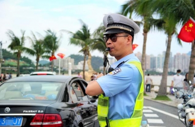 14号台风“灿鸿”曾经天生！进珠海的车比出的借要多！第...