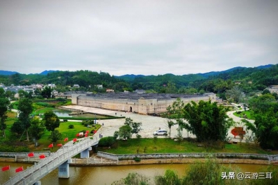 肇庆伉俪游龙北闭西围屋，国庆节没有堵车借遁门票，弄什...