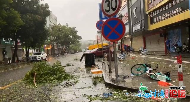 情侣路港湾年夜讲已封锁！公交停运！斗门下栏港暴雨“白...