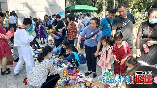 9年5000多位“萌娃”正在那摆过天摊，中山那个散市您参与过...