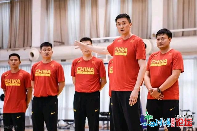 CBA两动静！广东到达东莞，杜锋有新使命，郭艾伦被下度...