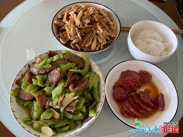 广东老两心的极简晚饭，正在伴侣圈水了，网友：那女媳妇...