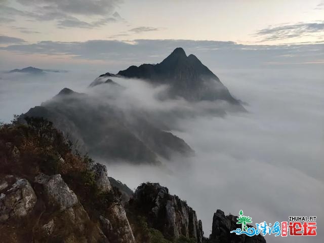 刀锋上的跳舞，龙斗峰脱越记