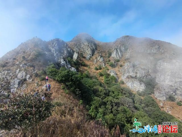 刀锋上的跳舞，龙斗峰脱越记