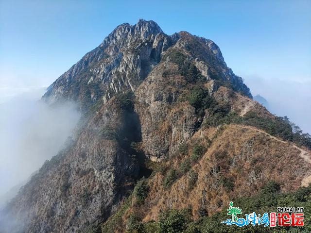 刀锋上的跳舞，龙斗峰脱越记