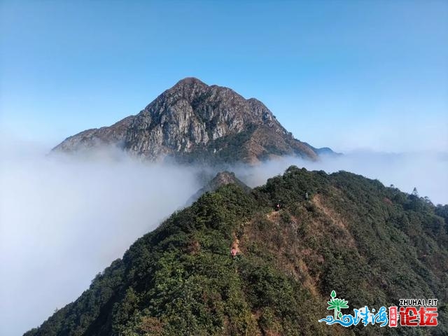 刀锋上的跳舞，龙斗峰脱越记