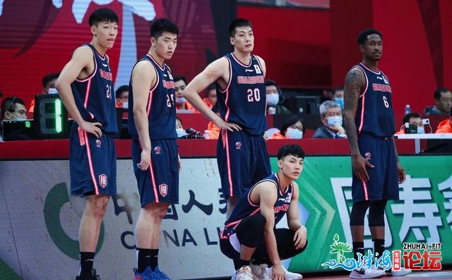 12人轮换，杜锋正在猖獗赐与年青球员时机，CBA便广东敢那么玩