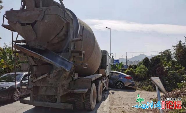 女子转直碰曲止小车，补偿两万却不克不及报保险，但是另有...