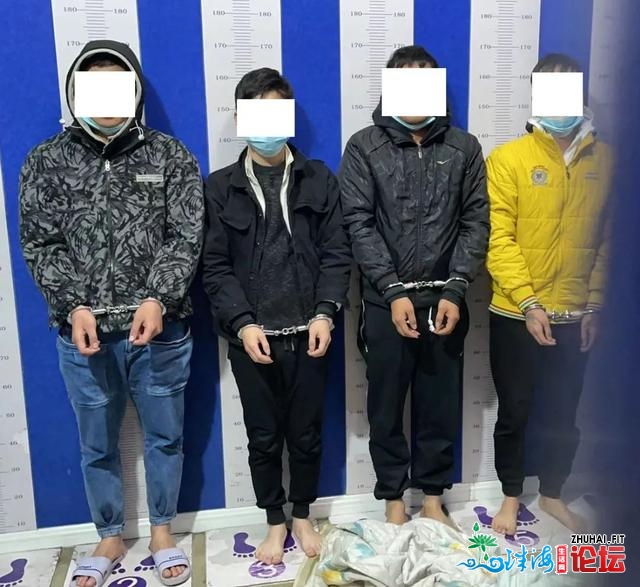 广东茂名4名女子会萃吸毒被警圆抓获