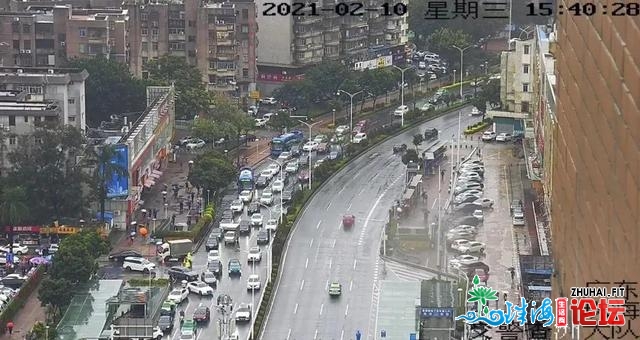 本年秋节珠海路上纷歧样，出止要躲开那20条路，下速上车...