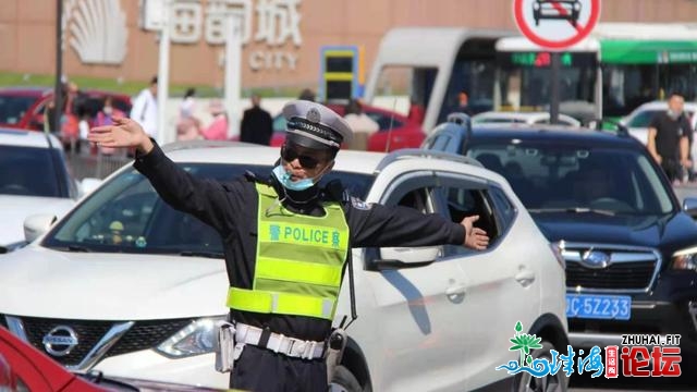 年头一那些路车多忙碌！看情侣路日月贝、板樟山、金台...