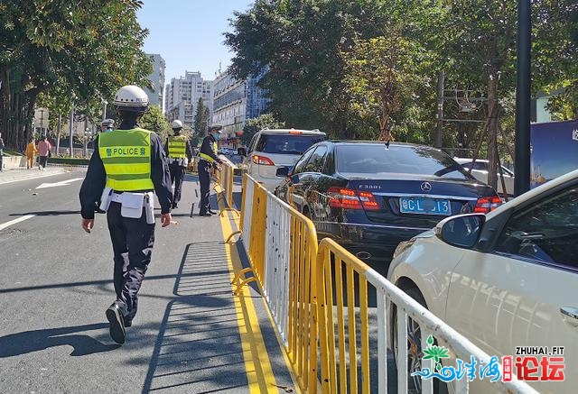 年头一那些路车多忙碌！看情侣路日月贝、板樟山、金台...