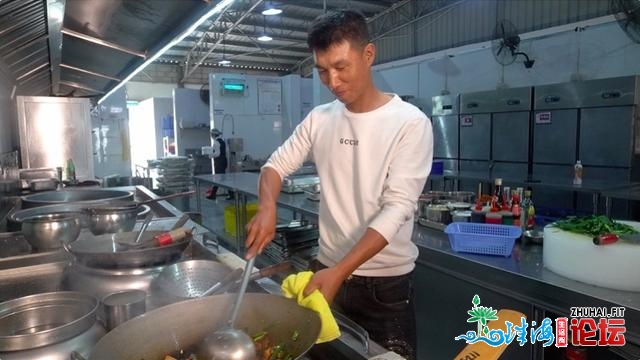 深圳机场卫星厅项目逾两千工人留岗，每人天天补助600元-1.jpg