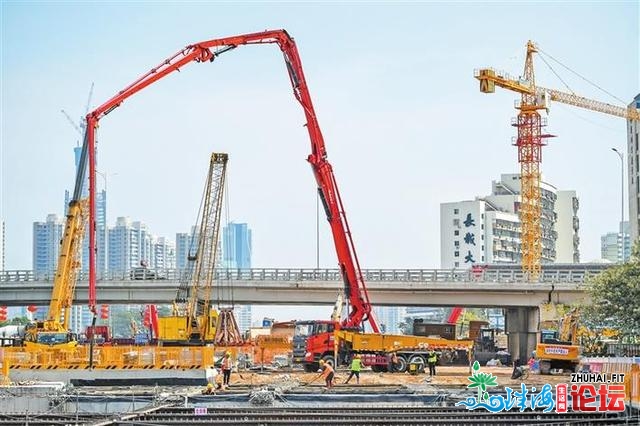 潮起年夜湾区 风劲好扬帆：写正在《粤港澳年夜湾区开展计划目...