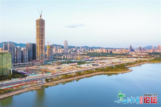 潮起年夜湾区 风劲好扬帆：写正在《粤港澳年夜湾区开展计划目...