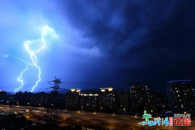 昔日秋分 | 天将细雨交秋半，浅黛秋山到处纱