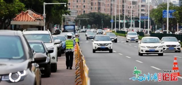 昨晚沿海高速彻夜未眠！却有不少司机走“捷径”被罚！...