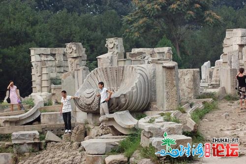 浙江巨贾花300亿重修圆明园，专家联名上书阻挡，完工后...