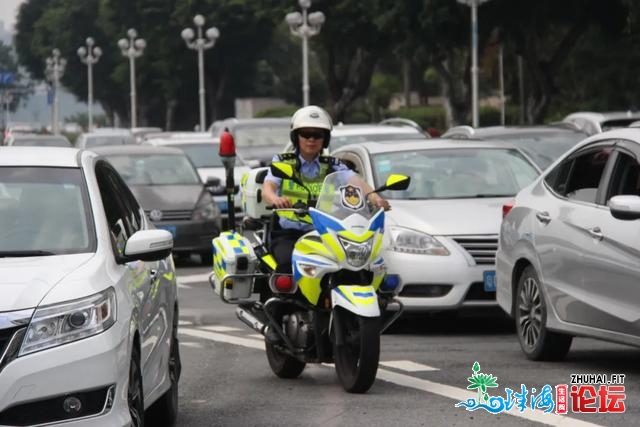 珠海那些路被车流展谦，交警齐警上路连结流通！将来几...