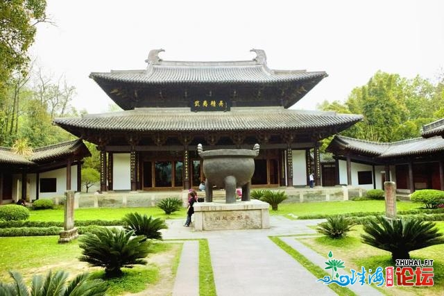 来哪女玩：随着人名来旅游（都会篇）