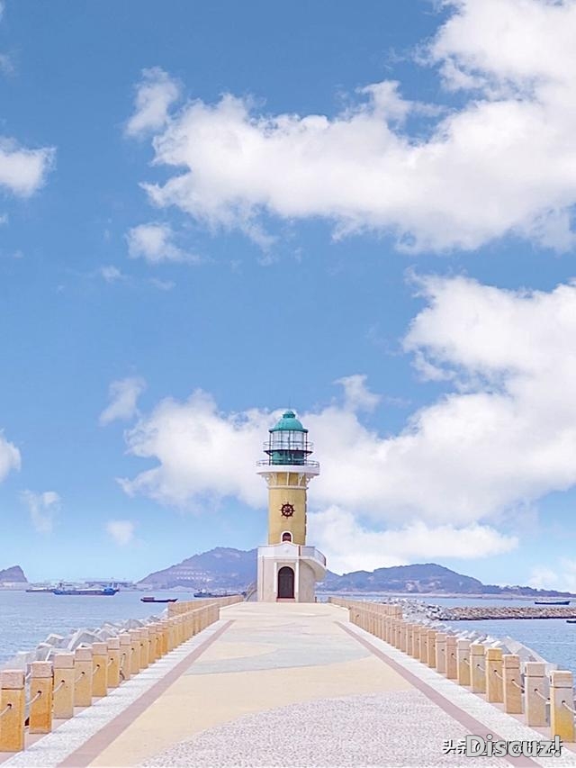 海火通明曲睹珊瑚，游人不计其数，没有输巴厘岛的七个广...