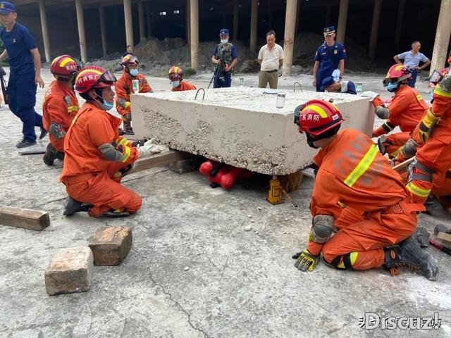 36小时昼夜奋战挑战极限 肇庆消防开展地震救援拉动演练