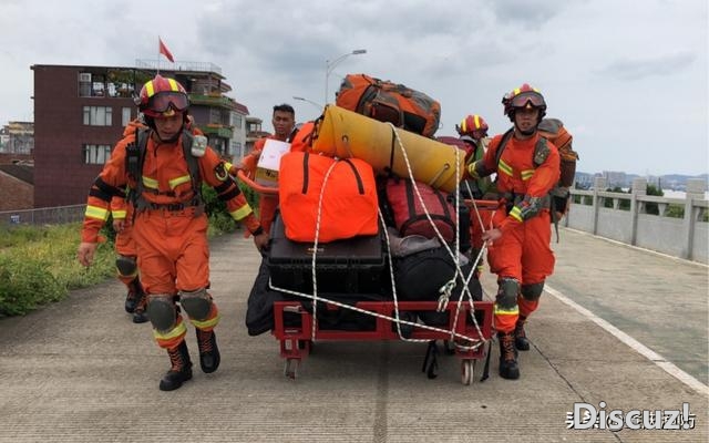 36小时日夜奋战应战极限 肇庆消防展开地动救济推动练习训练