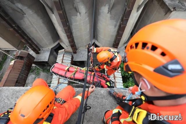 36小时日夜奋战应战极限 肇庆消防展开地动救济推动练习训练