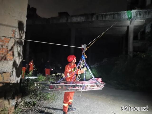 36小时日夜奋战应战极限 肇庆消防展开地动救济推动练习训练