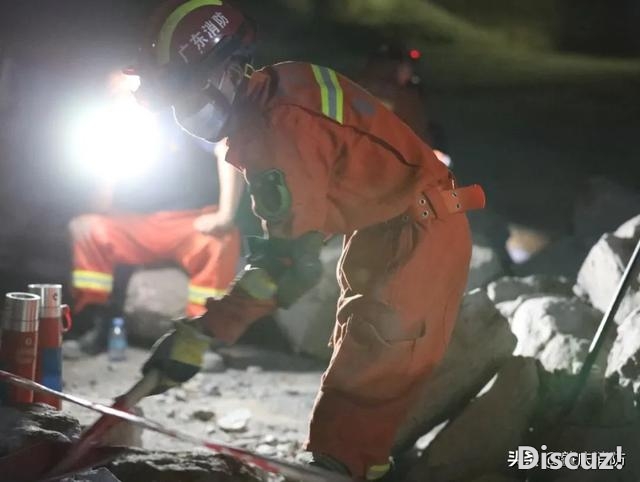 36小时日夜奋战应战极限 肇庆消防展开地动救济推动练习训练