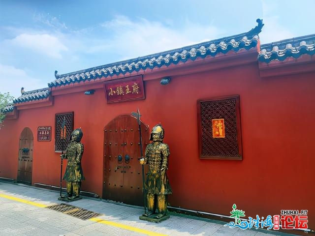 深圳光亮白木小镇，一个旅游取逛街的景区