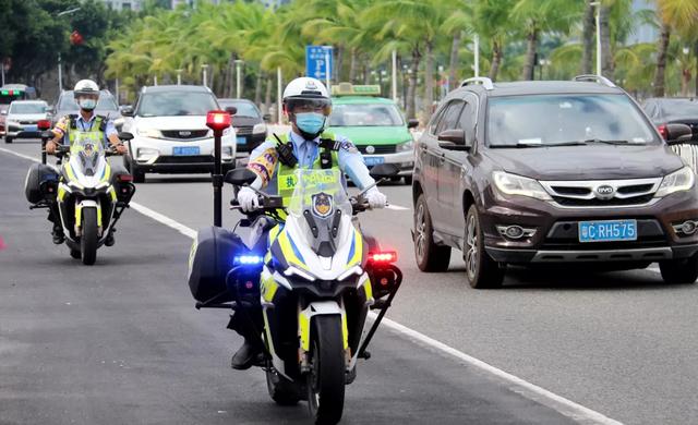 珠海情侣路再立异下！从早到早皆塞谦！最白景面竟是她！-26.jpg