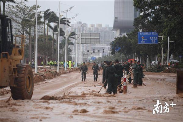 视频｜访问珠海情侣路建复一线，看都会手刺怎样规复风度-5.jpg