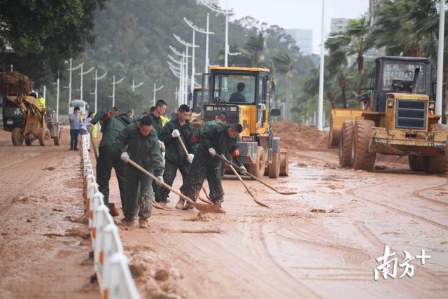 视频｜访问珠海情侣路建复一线，看都会手刺怎样规复风度-3.jpg