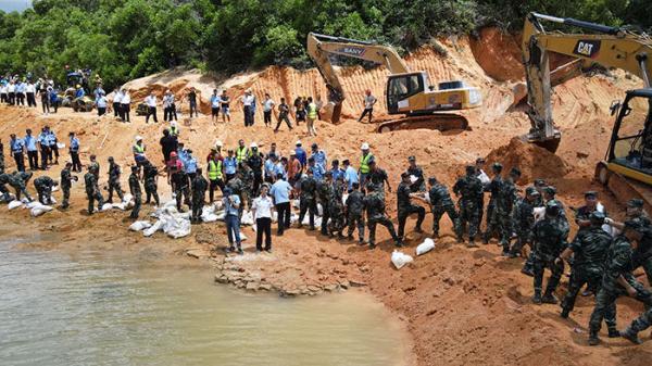 武警民兵告急投进广东珠海石景山地道施工段透火变乱抢险救济-3.jpg