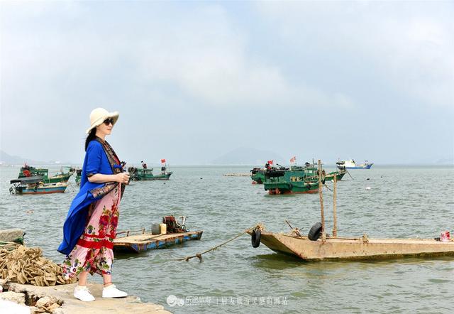 那个渔村光景如绘，死蚝陈好，旅客坐渔船出海嗨-1.jpg