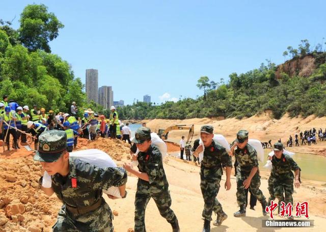 珠海石景山地道透火变乱救济促进中 被困职员仍没法联络-5.jpg