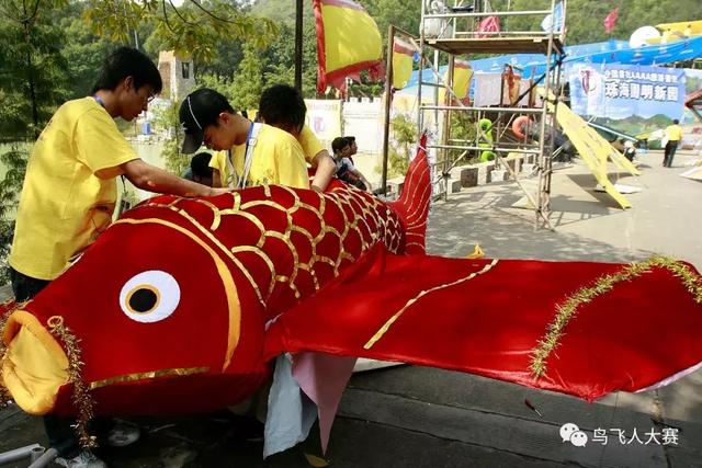 中国“鸟飞人”排队飞翔珠海圆明新园-4.jpg