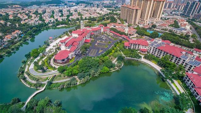 到广东江门两日游，住五星级旅店，吃海陈自助餐，游超年夜泳池-2.jpg