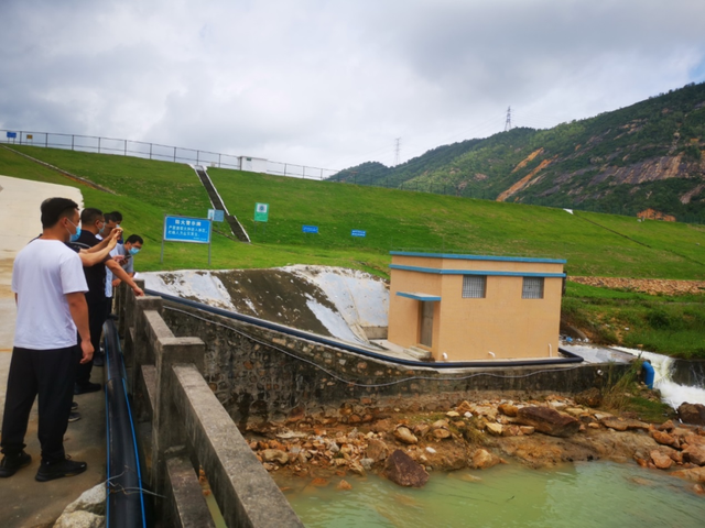 江门市加灾办构造事情组到台山市展开强降雨灾情核对事情-3.jpg